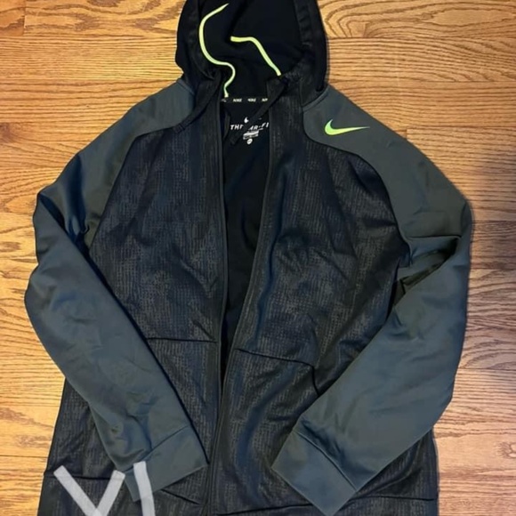 Nike Jacket - Picture 1 of 1